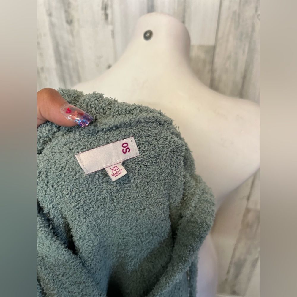 Sweater   - Picture 4 of 6